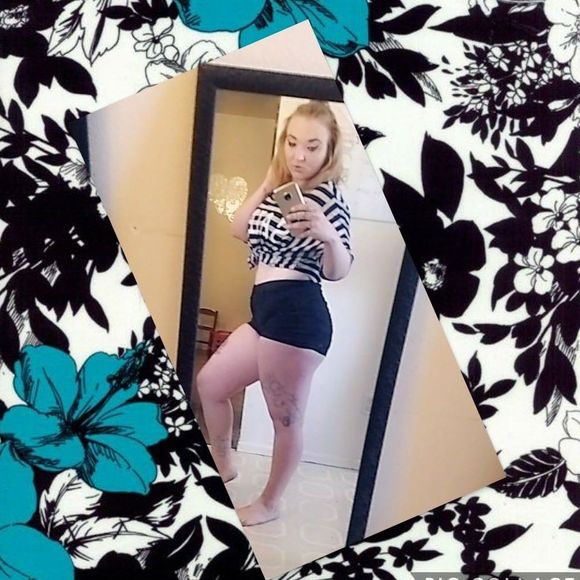 Meet your Posher, Danni - Picture 1 of 1